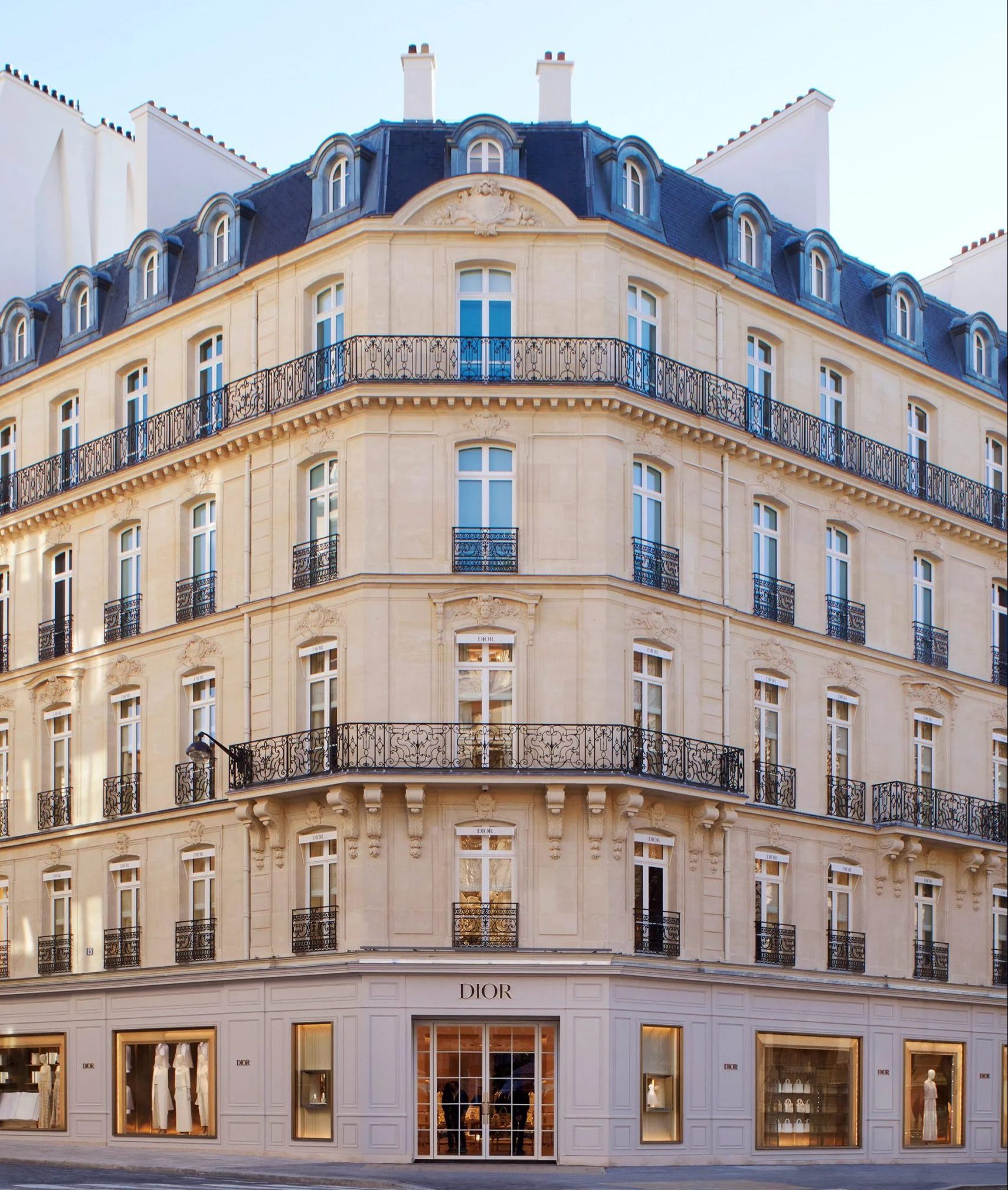 30 Montaigne
