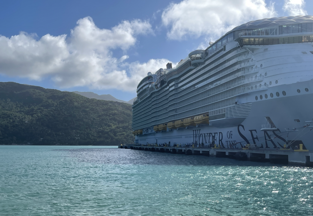 El 'Wonder of the Seas' en la costa de Labadee, Hait&iacute;