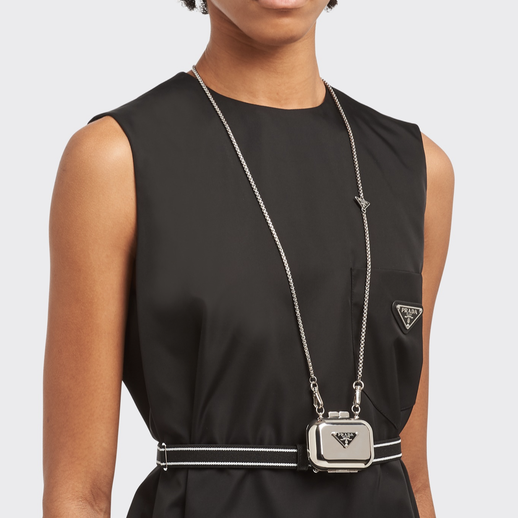 Funda para Airpods Pro de Prada.