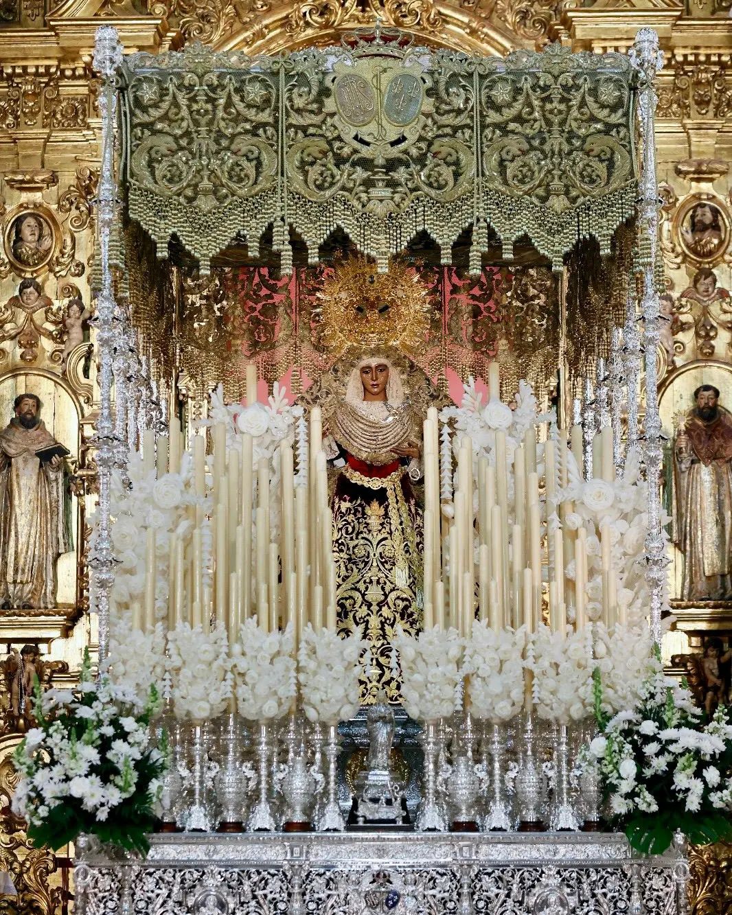 'Nuestra Señora de la Esperanza de Triana Coronada'