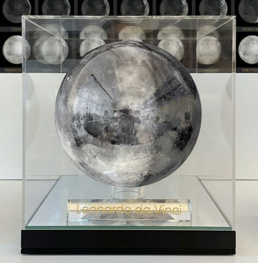 Jeff Koons: Phases Moons