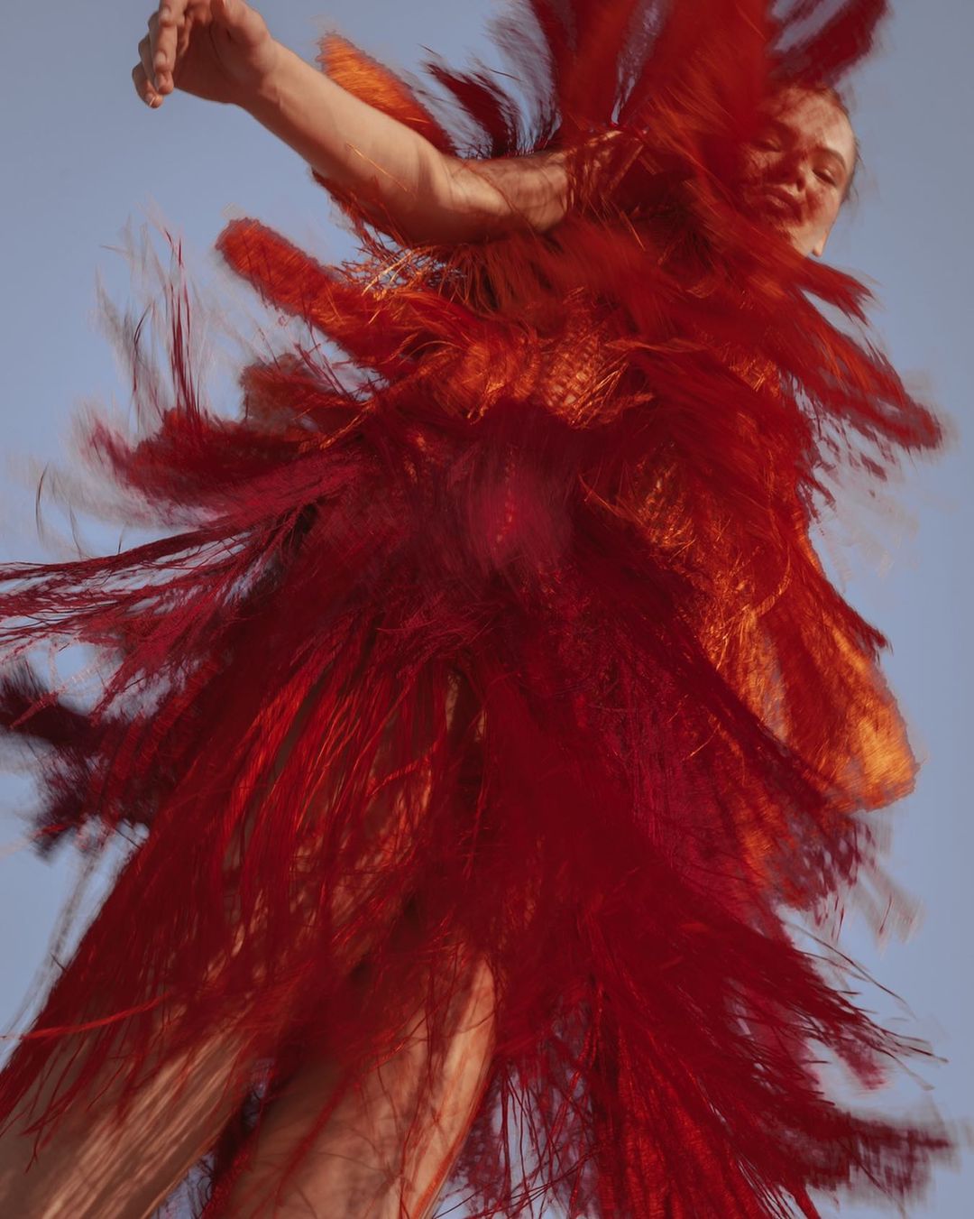 Vestido de flecos de Andrea Almeida