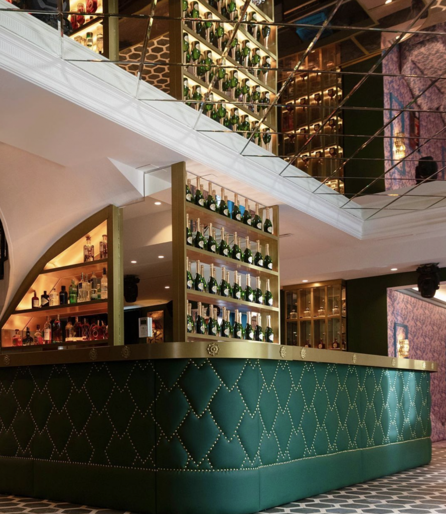 Interior de Morris Club