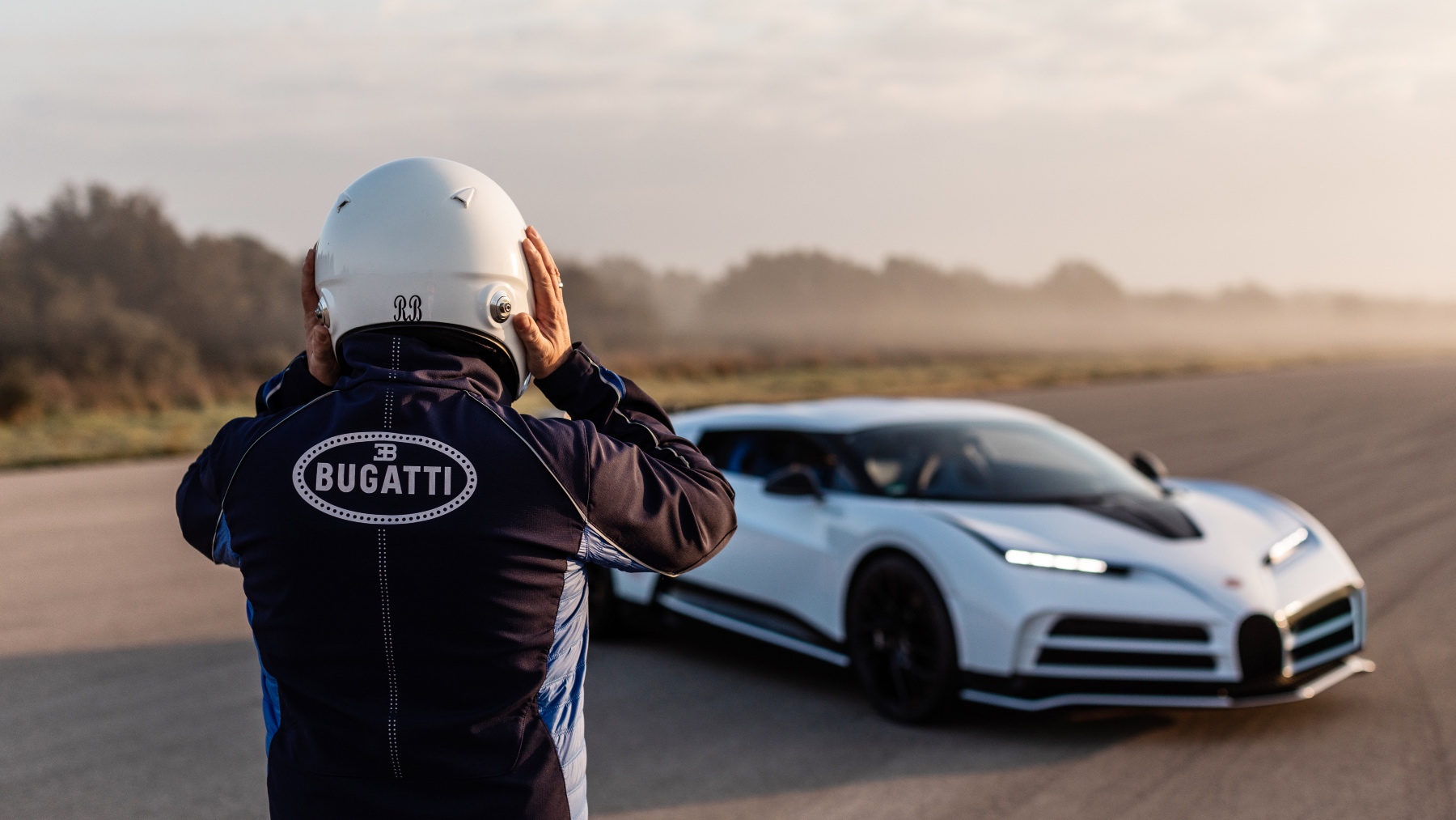 Pruebas del Bugatti Centodieci.