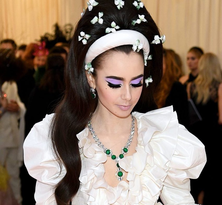Lily Collins en la gala del Met.