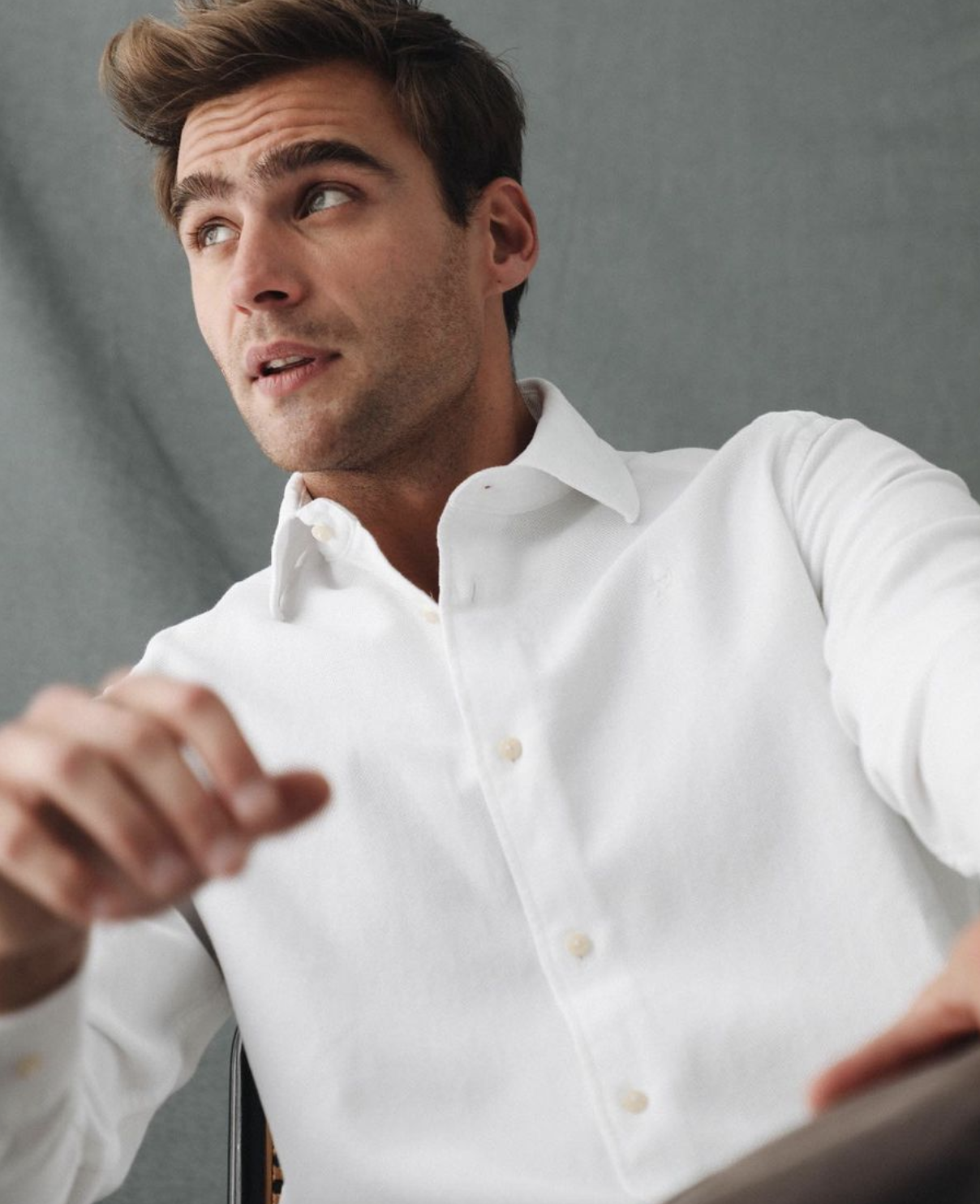Camisa blanca regular fit.
