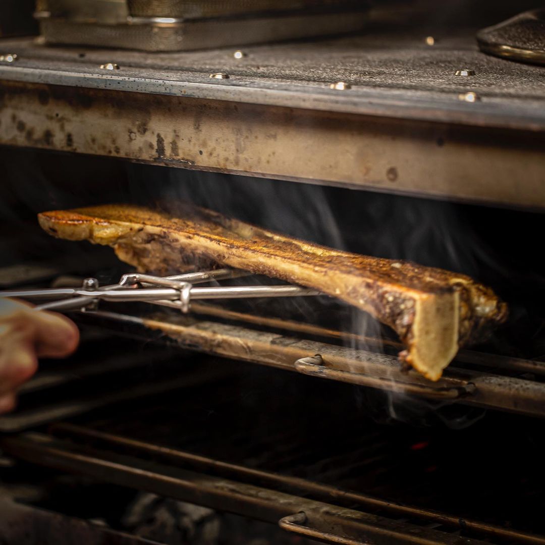 Tu&eacute;tano a la brasa