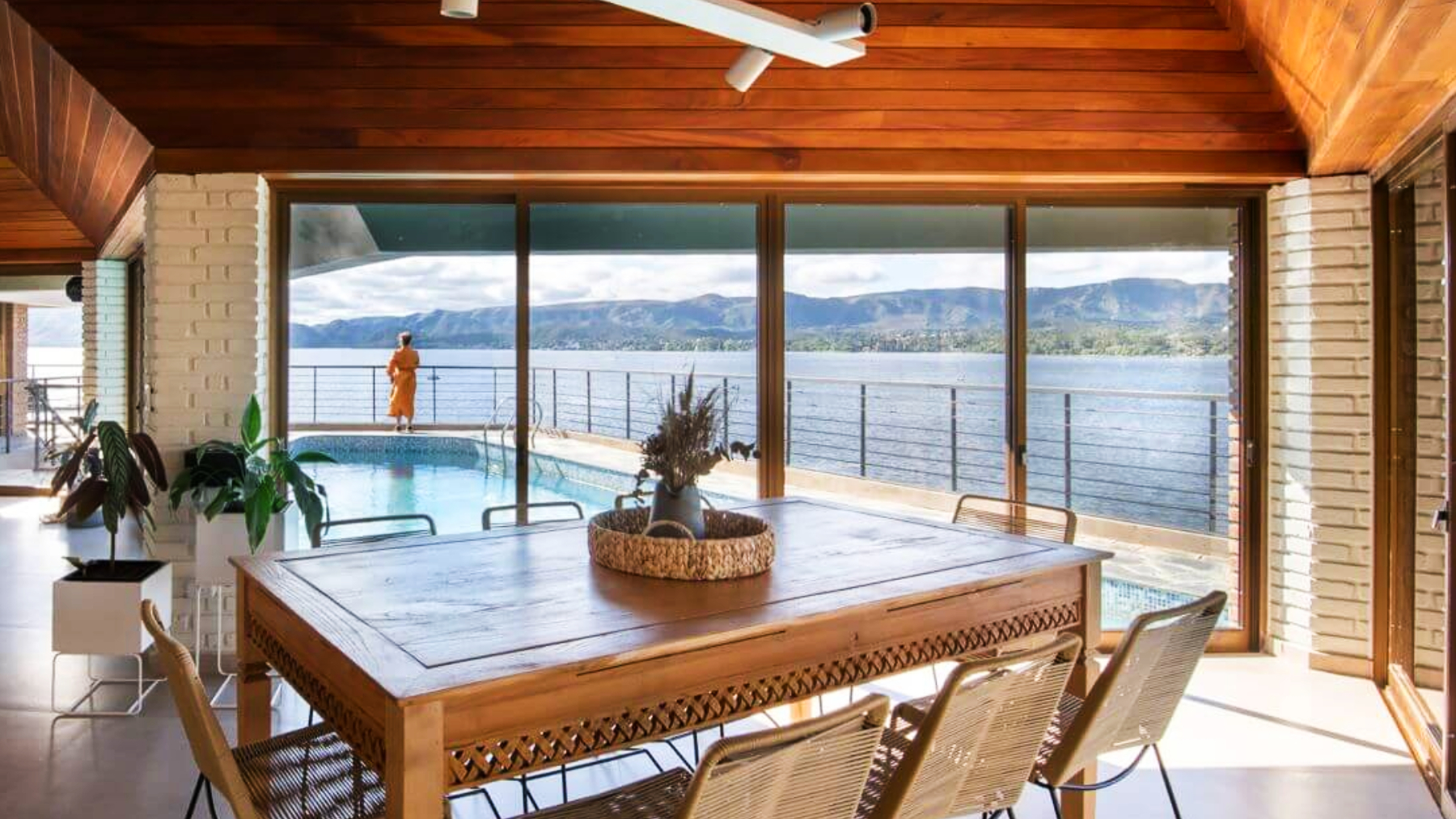 Casa argentina en un lago