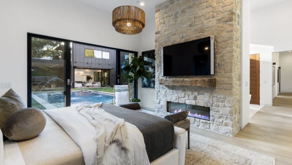Casa con paneles solares Tesla