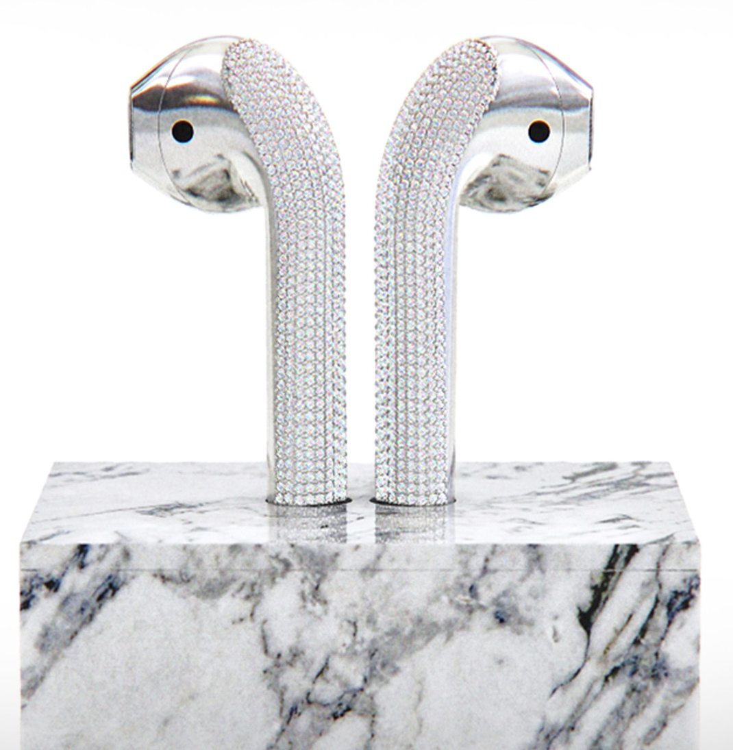 Airpods joya de Ian Delucca