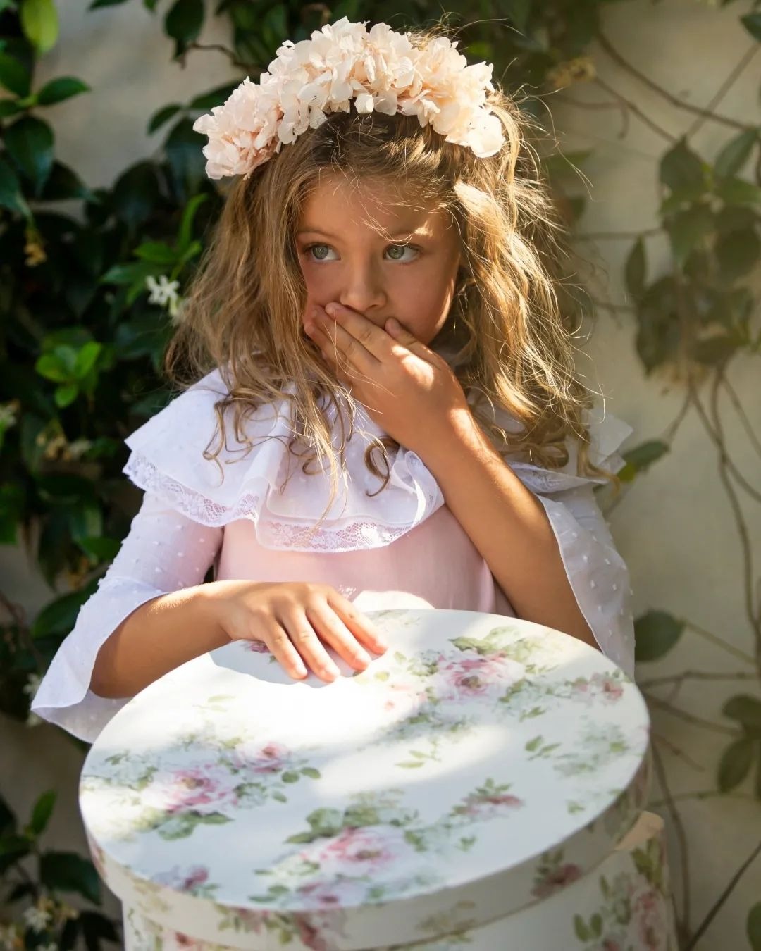 Ni&ntilde;a de comuni&oacute;n