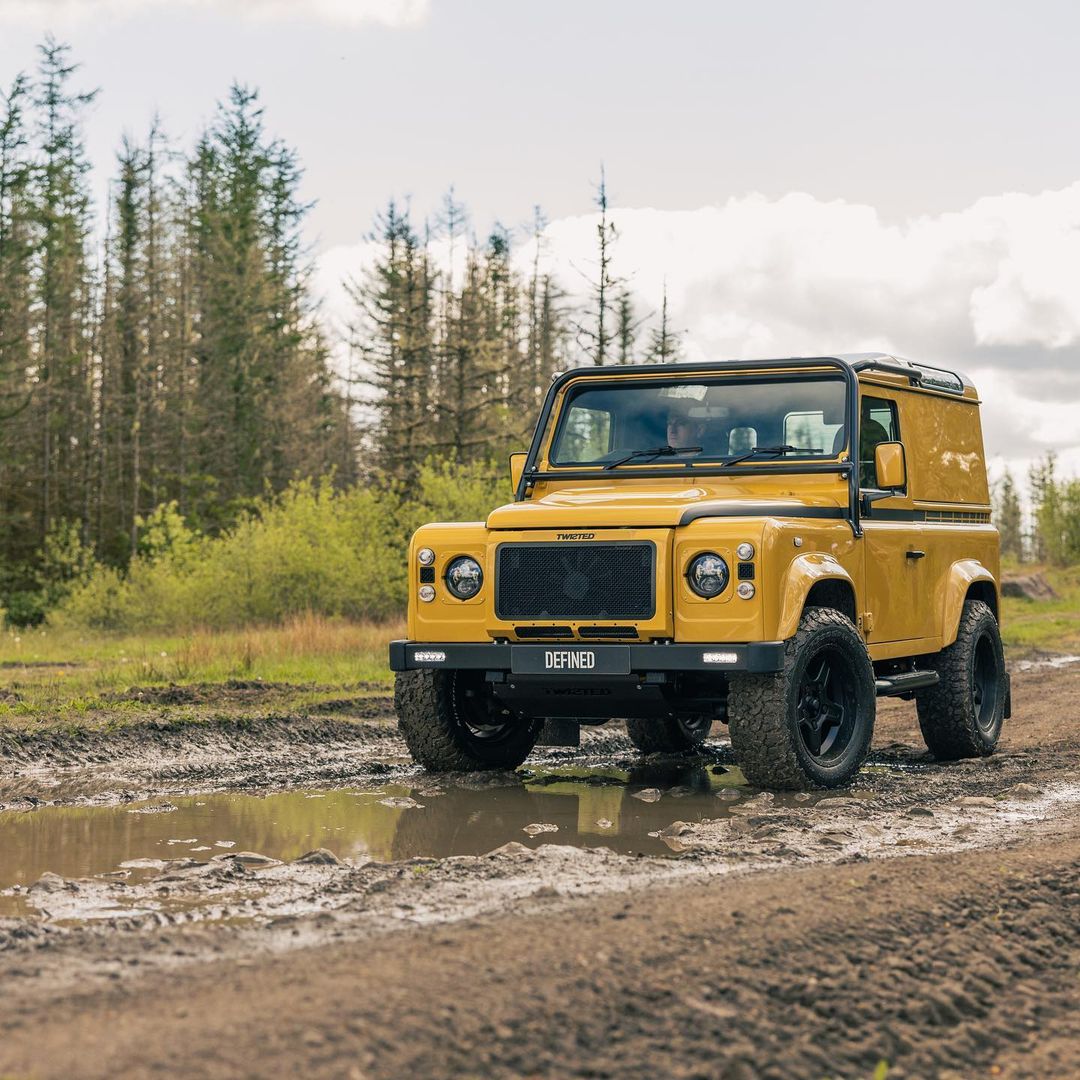 Land Rover Defender