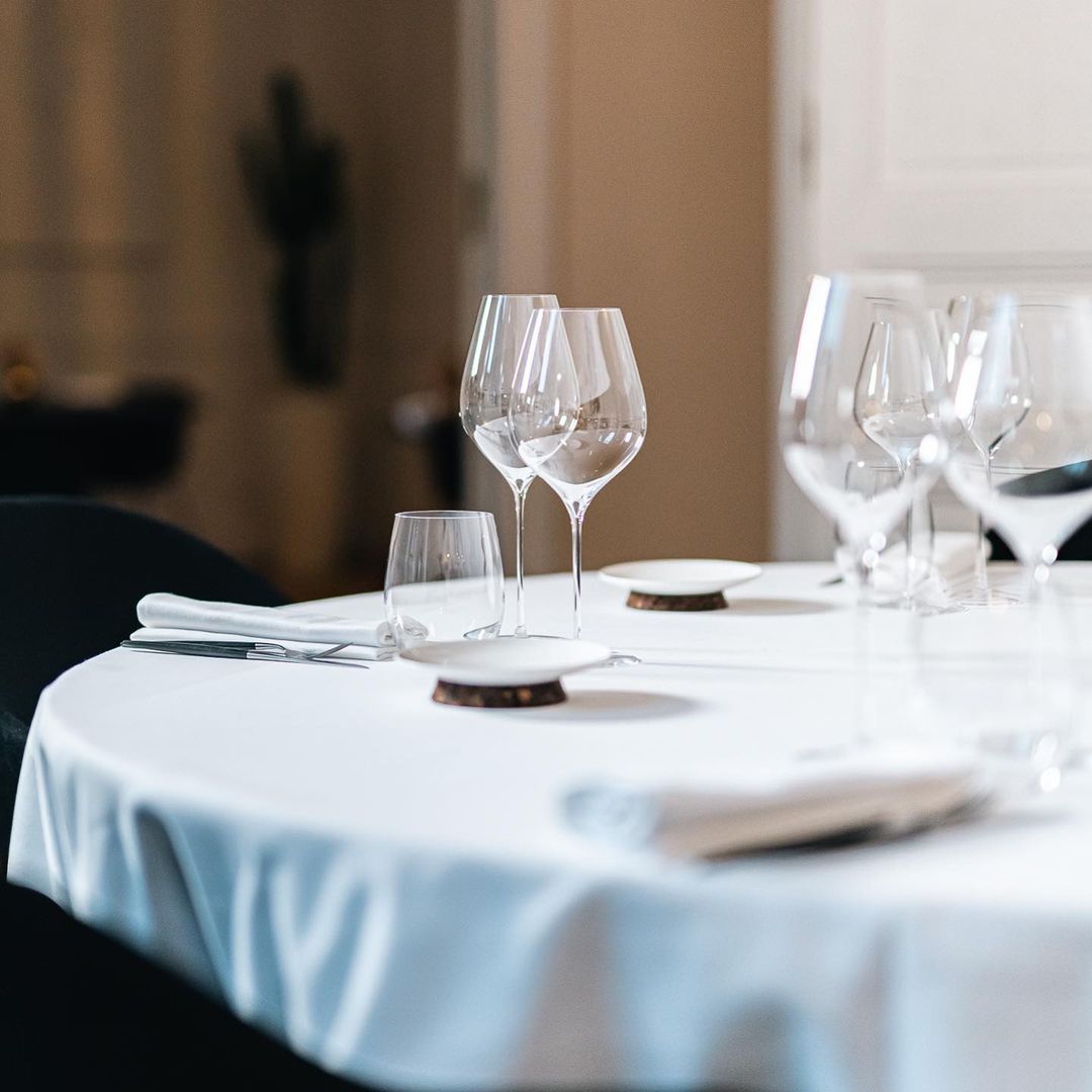 El &uacute;nico comedor de Sept con mantel