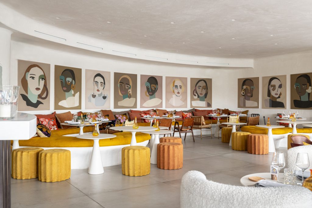 Interior del restaurante Commodore