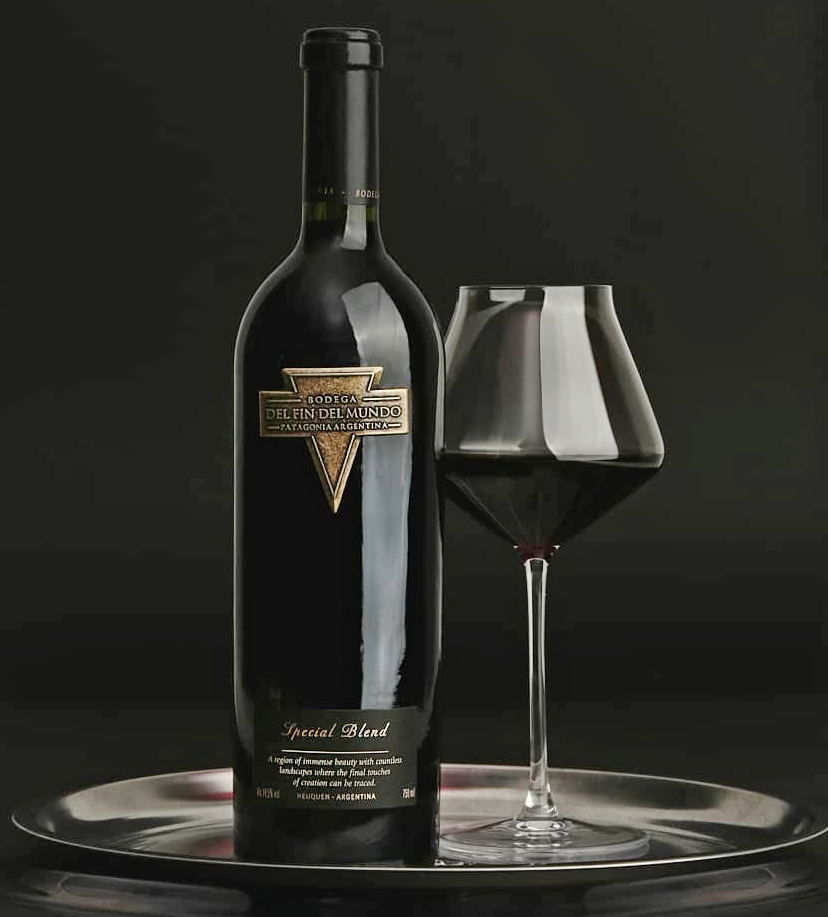 Vino tinto argentino del sur 