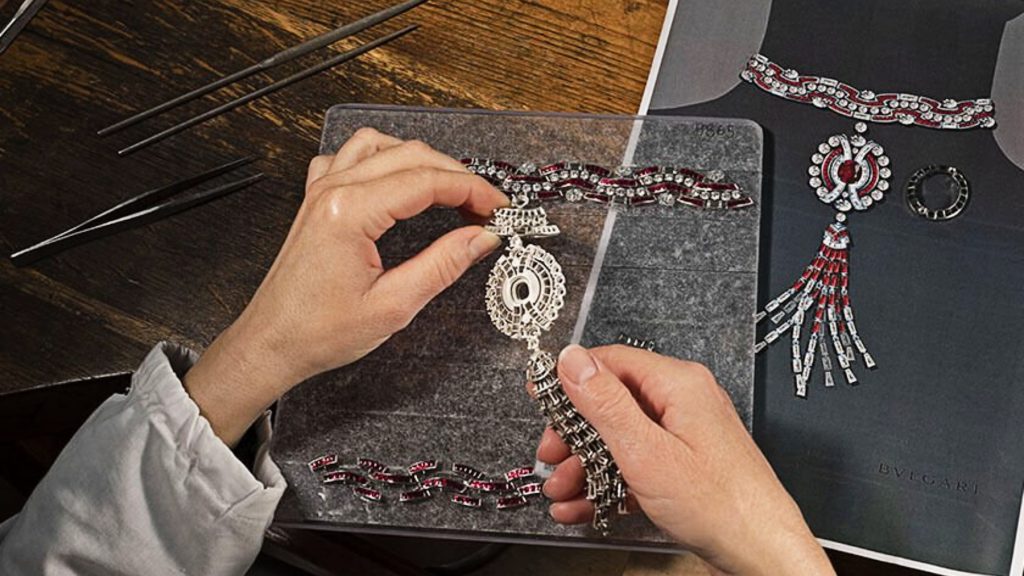Proceso artesano de elaboración de la alta joyería de Bulgari