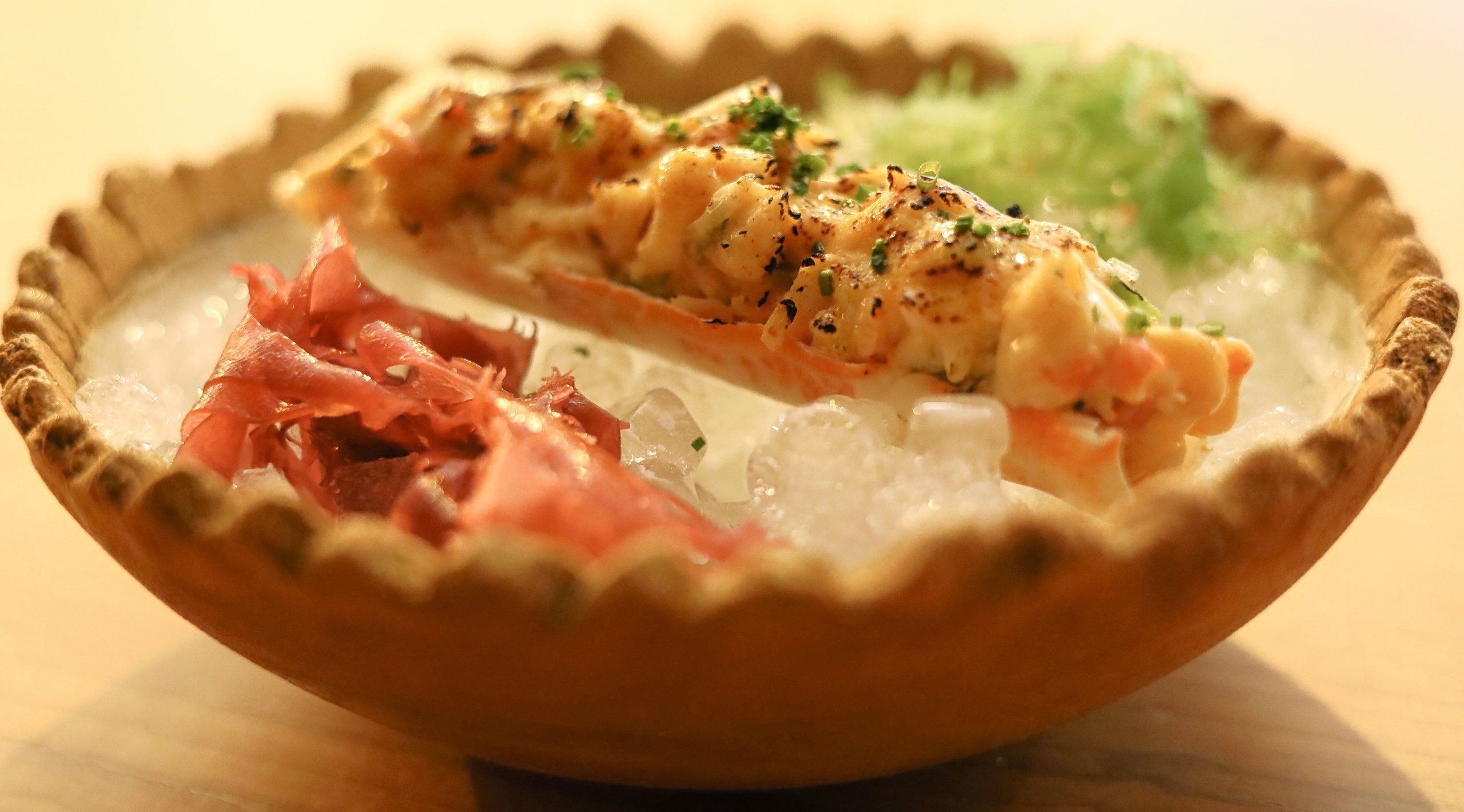 Ensaladilla de king crab con kimchi