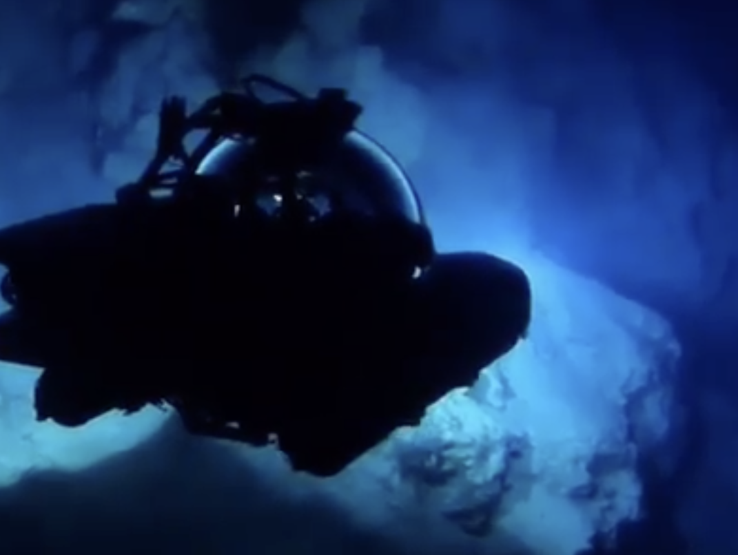 Submarino aston martin
