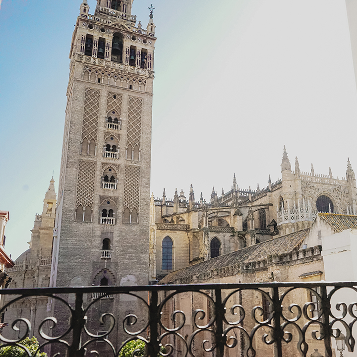Las vistas de La Giralda desde EME Catedral