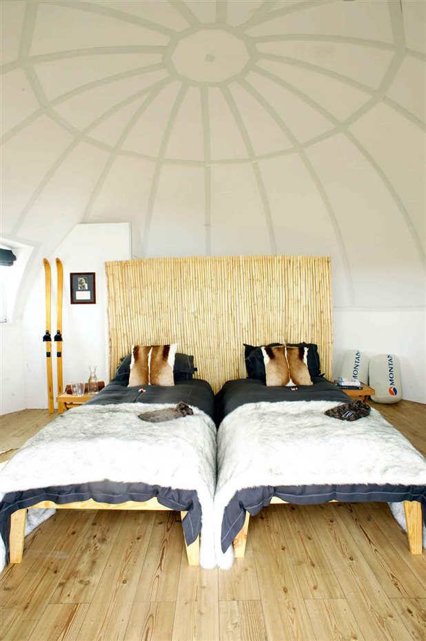 Una habitaci&oacute;n en uno de los campamentos de The White Desert
