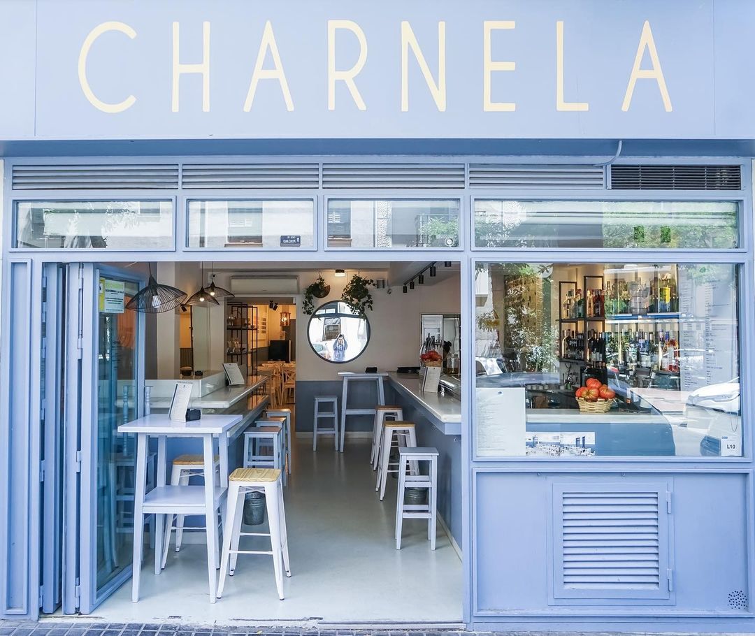 Charnela