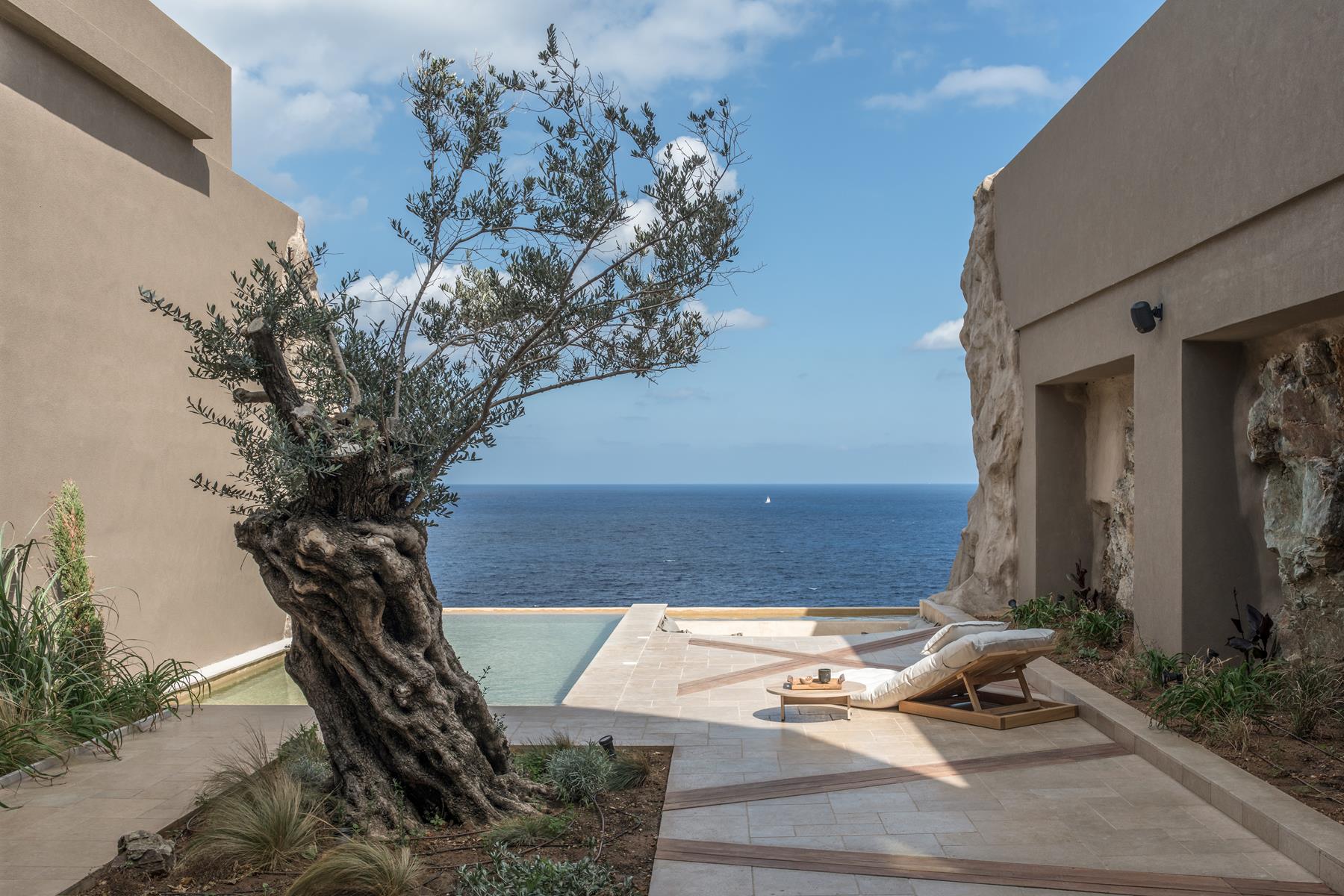 The Bath en Acro Suites