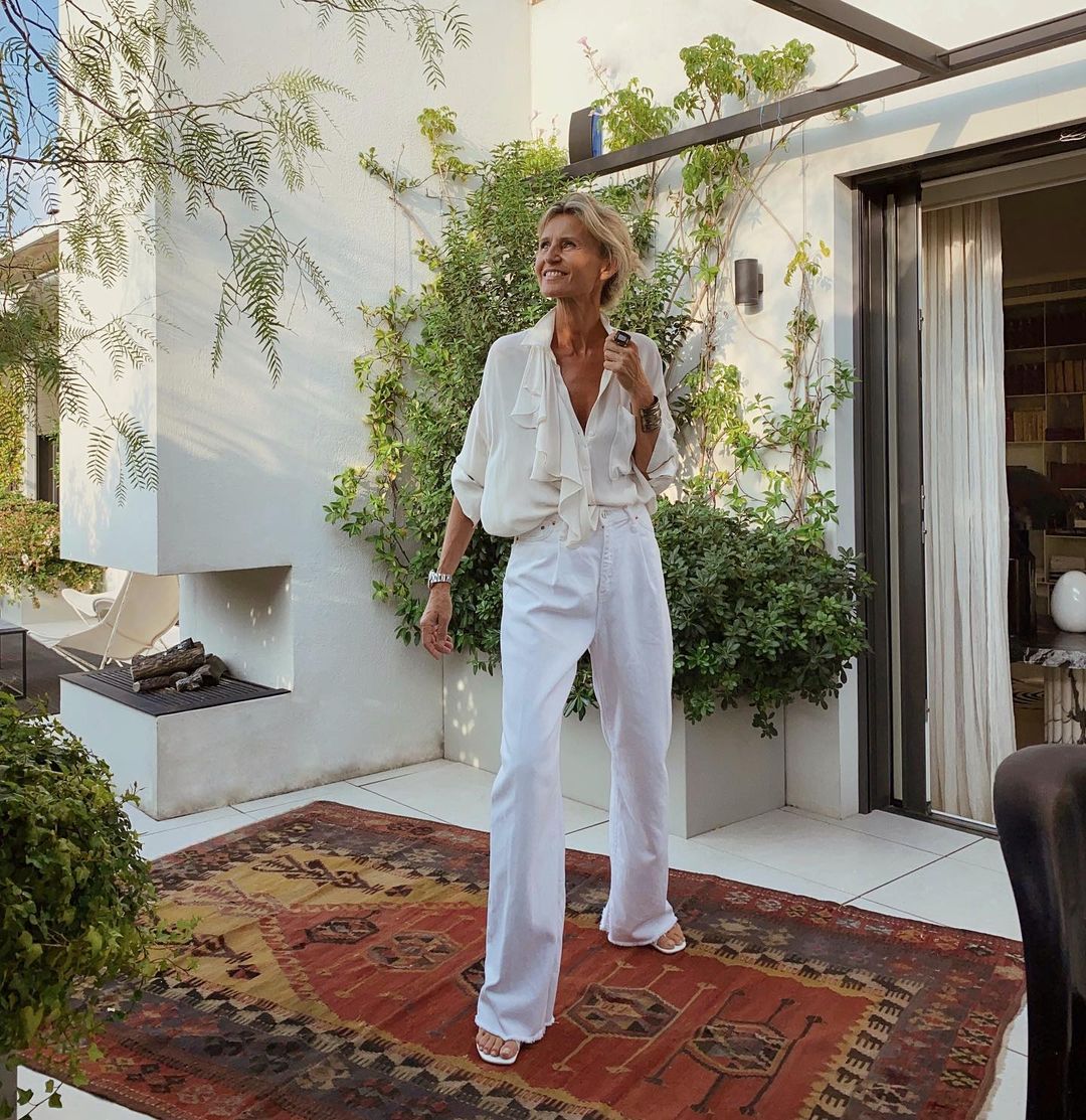 Patrizia Casarini con 'total look' en blanco