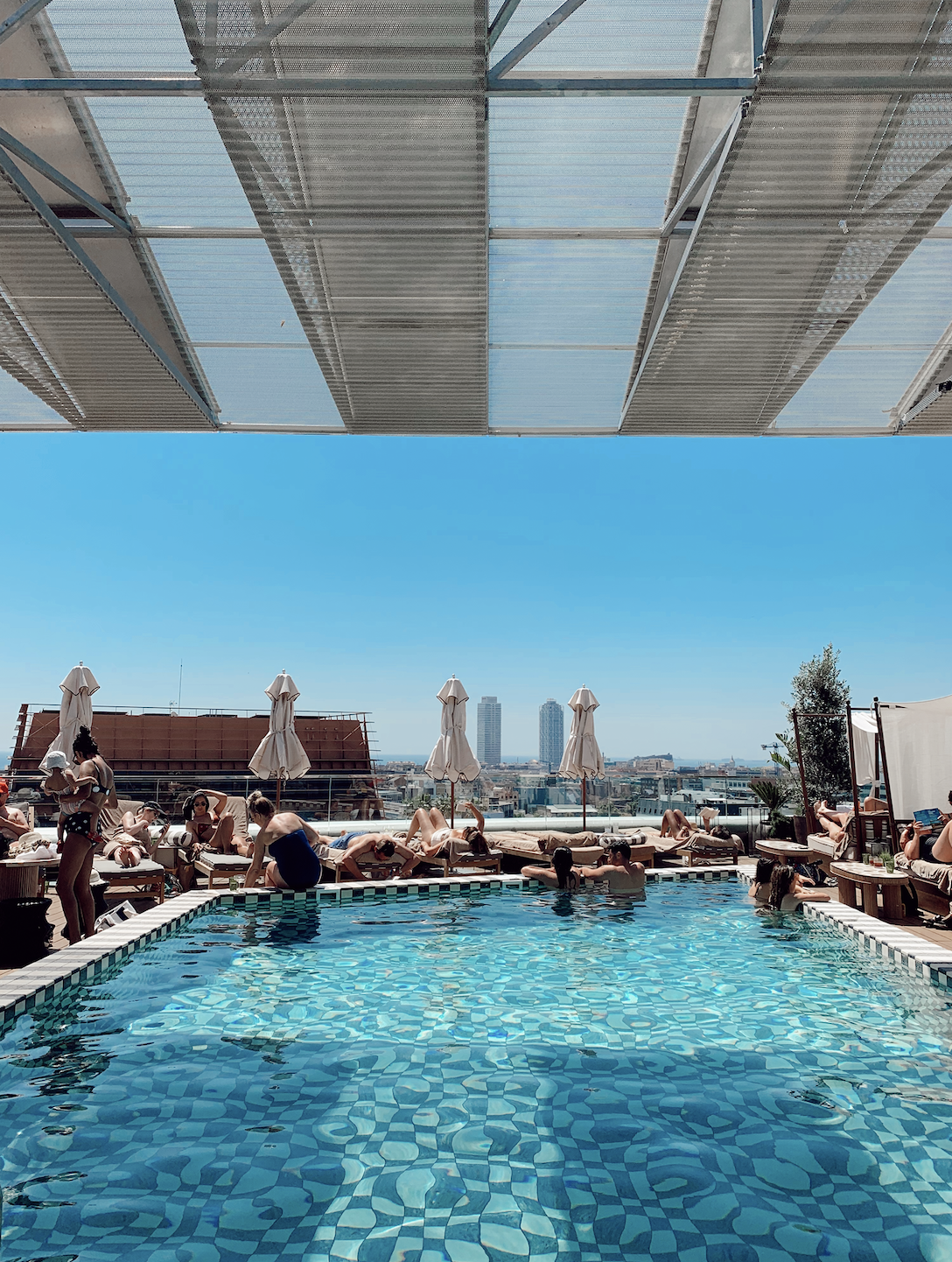 La piscina de Hoxton Poblenou