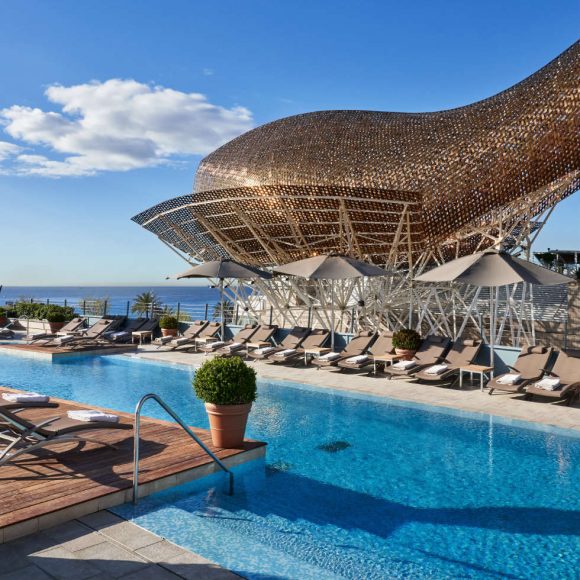 La infinity pool del Hotel Arts
