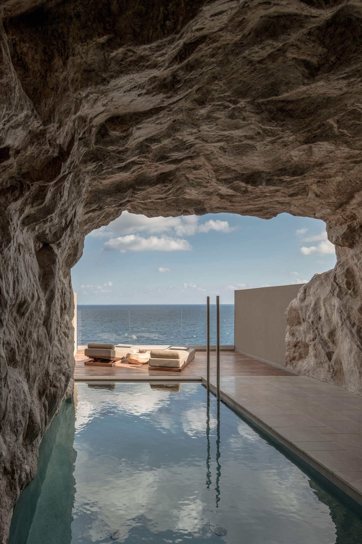 Acro Suites