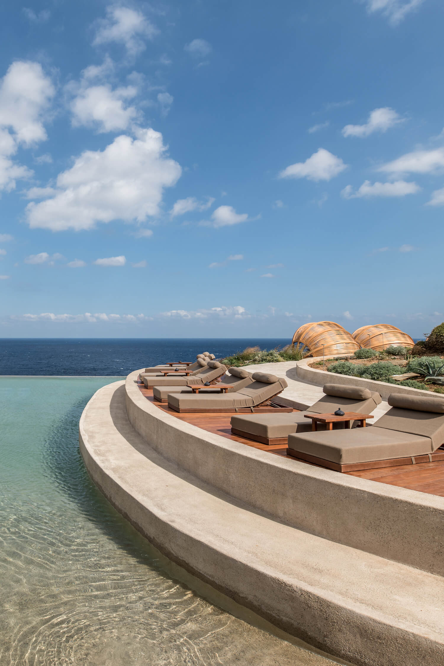 Acro Suites