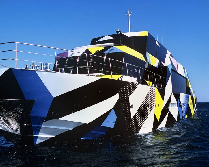 Yate Jeff Koons