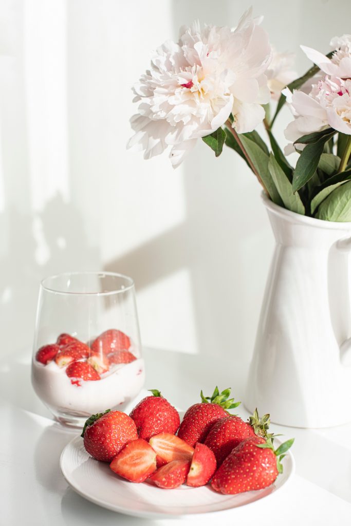 Fresas y fresas con yohurt