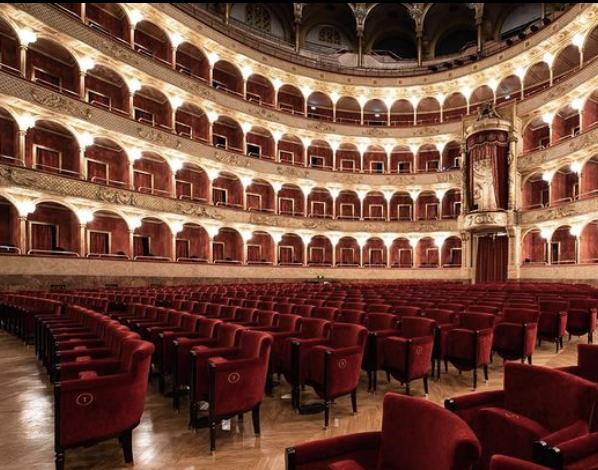 &Oacute;pera