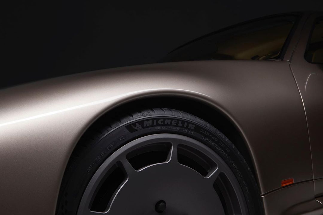 Porsche 928