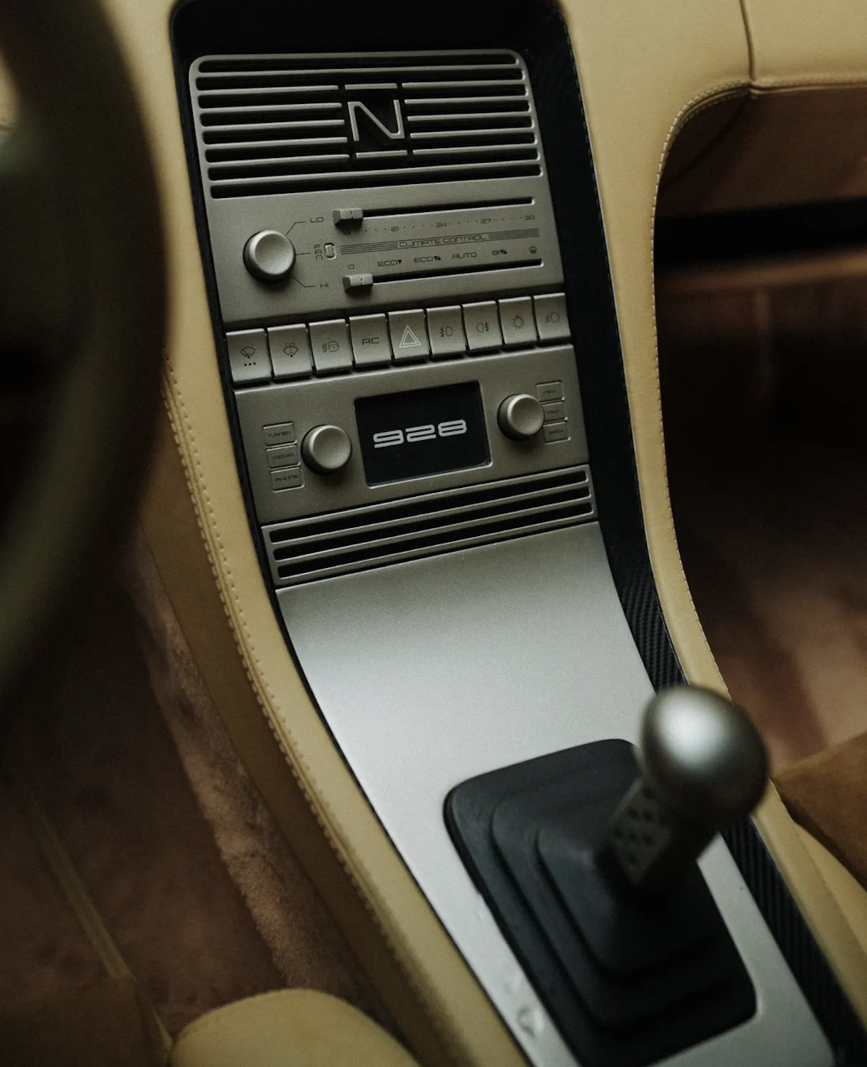 Porsche 928