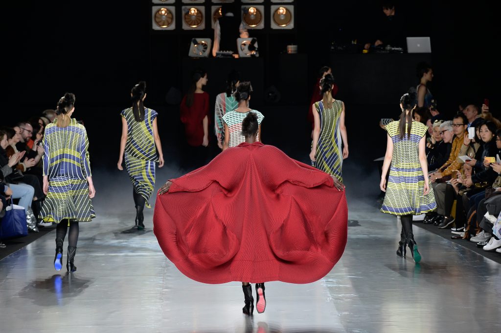 Desfile de Issey Miyake