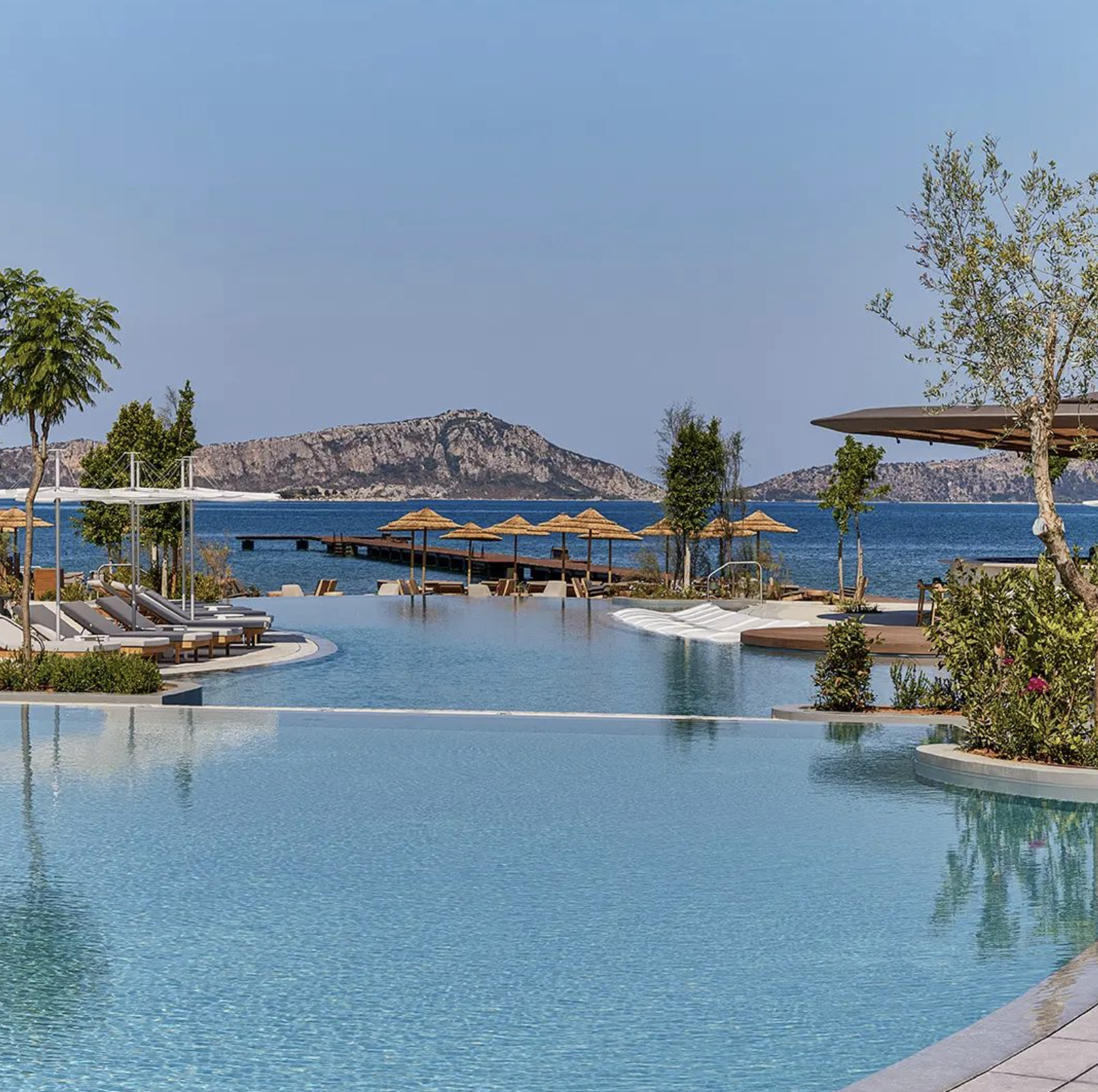 W Costa Navarino