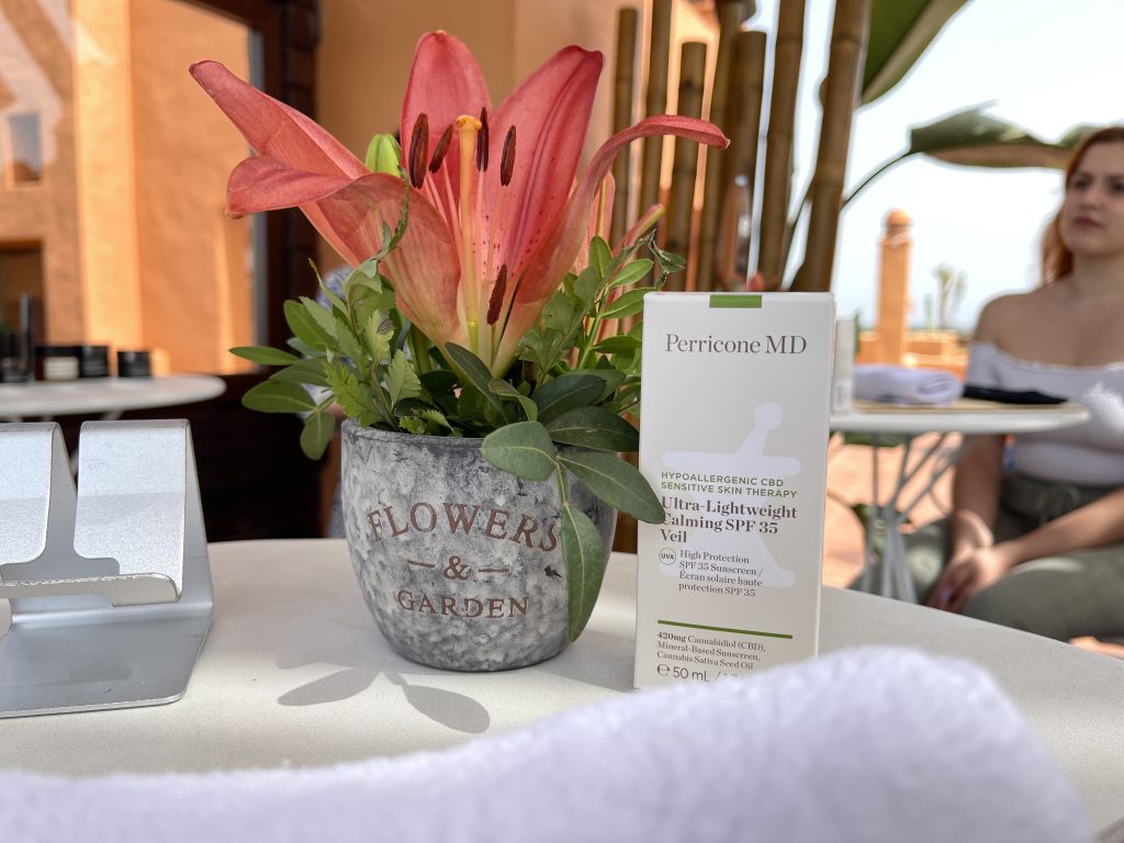 Yoga facial con Perricone