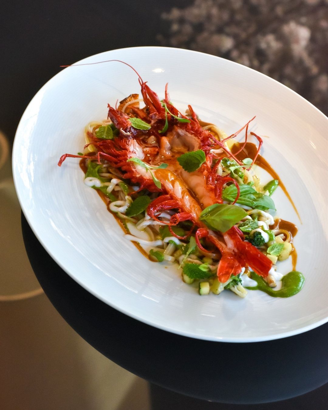 "The Big" carabinero con curry rojo