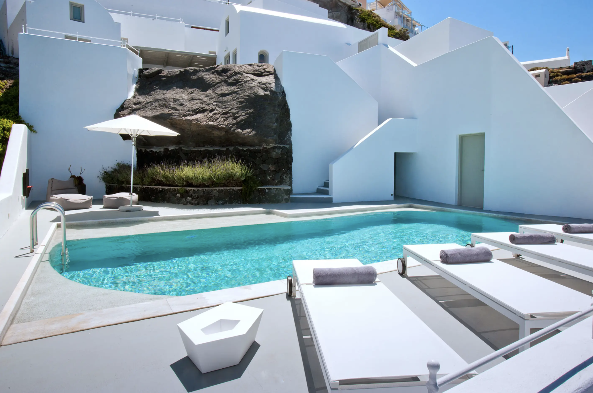 Una de las piscinas de Grace Hotel