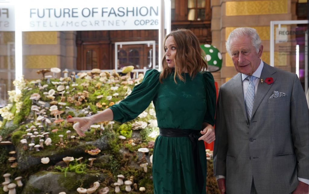 Stella McCartney y el pr&iacute;ncipe Carlos de Inglaterra