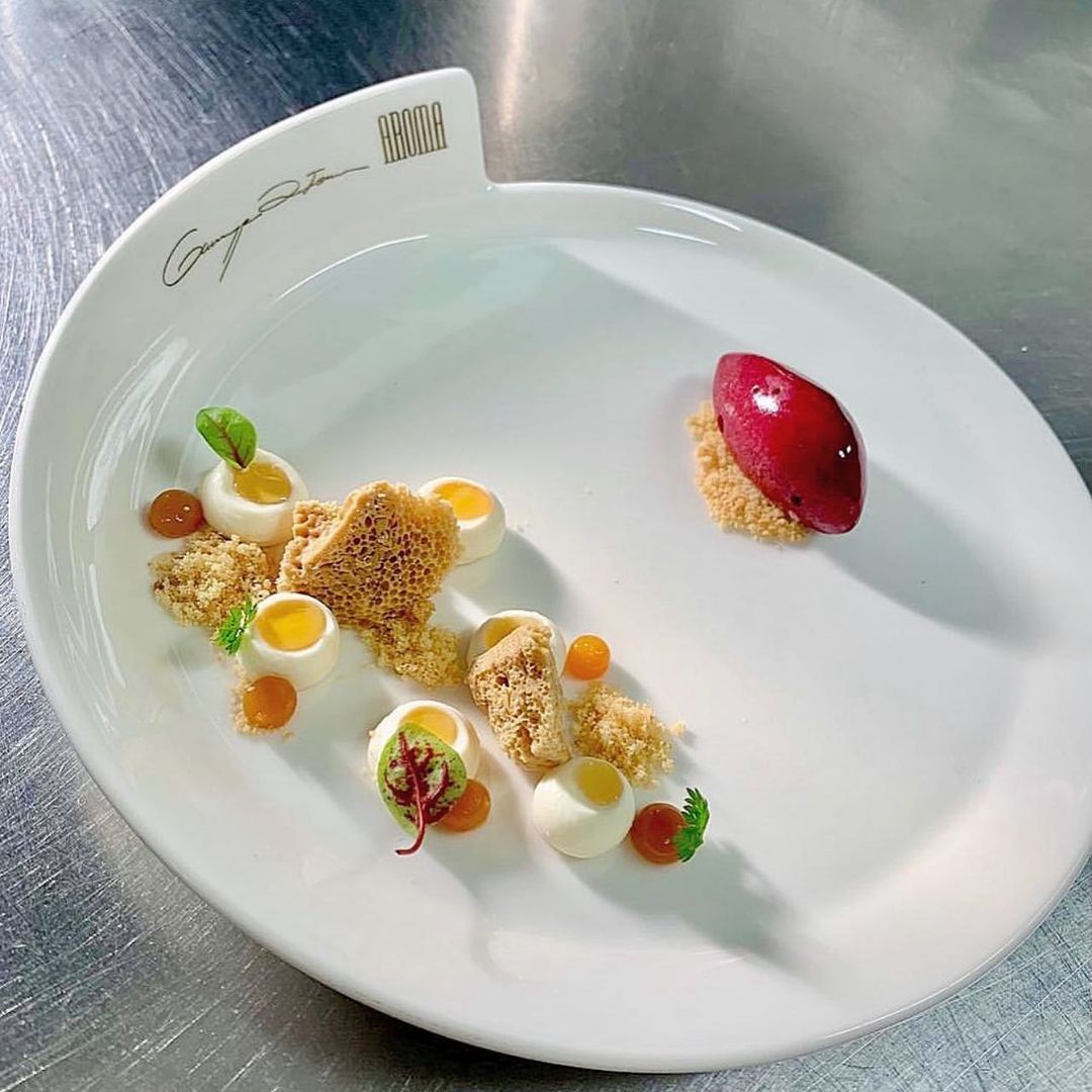 Uno de los postres de Aroma