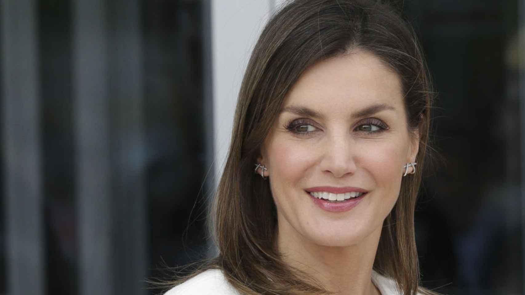La Reina Letizia con pendientes de Gold and Roses