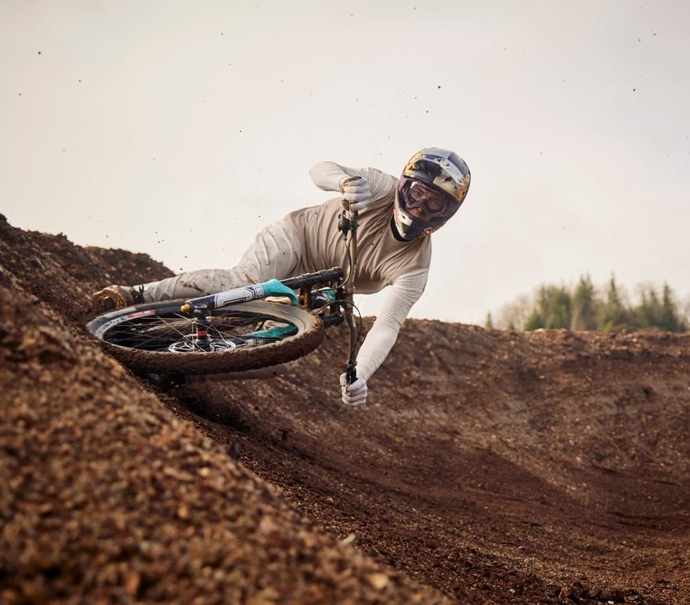 Finn Iles