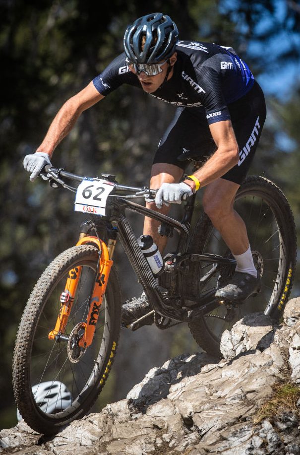 Bicicleta de monta&ntilde;a