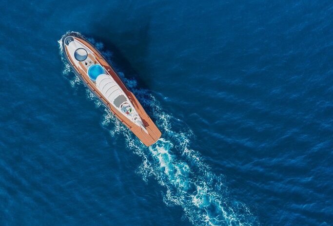 Yate-submarino