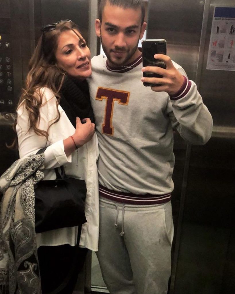 Manuel Turizo con su mamá