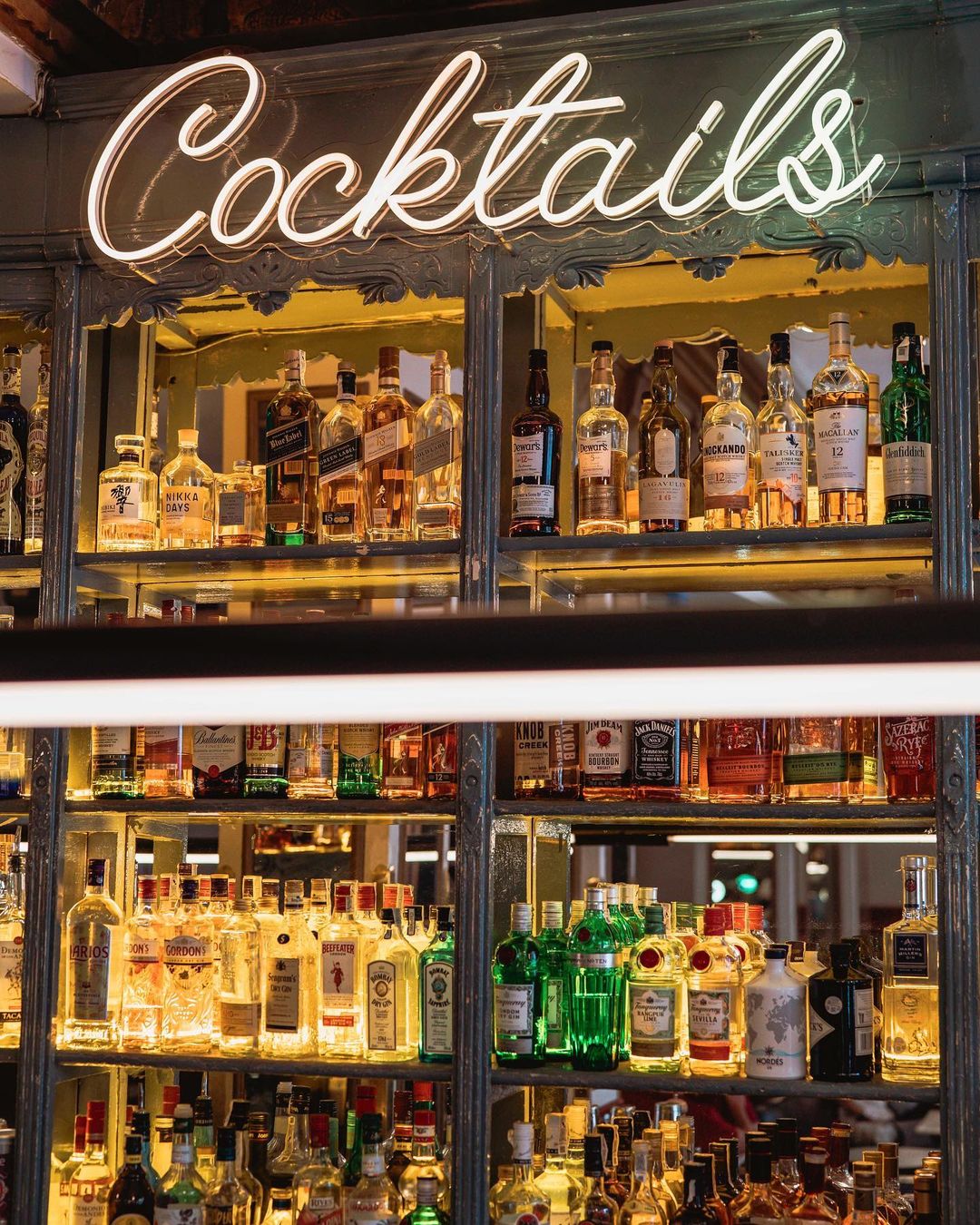 Caf&eacute; Central
