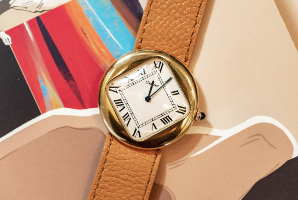 El nuevo Pebble dorado de Cartier